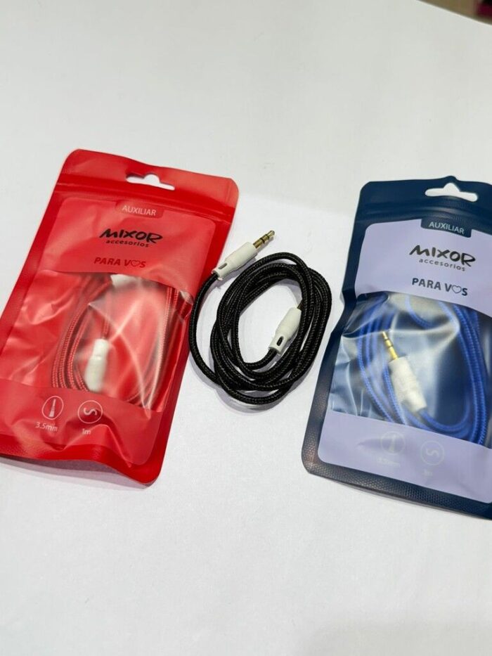 CABLE AUXILIAR MIXOR PARA VOS 1MT 3.5MM NEGRO - Imagen 1
